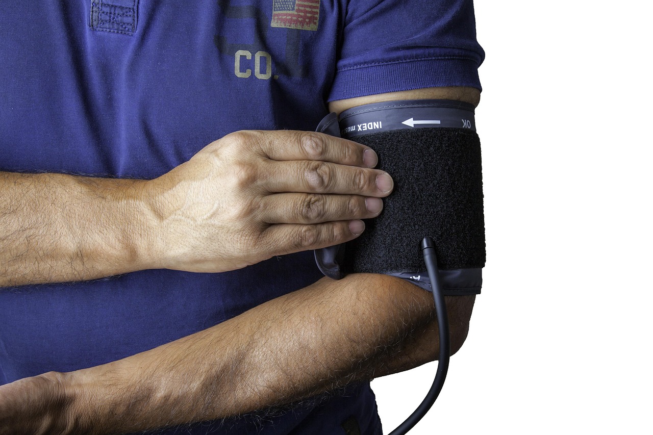 Médico avaliando saúde vascular relacionada à aterosclerose